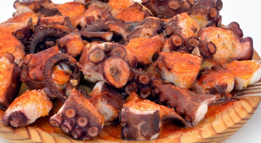Pulpo a la gallega con pulpo frito